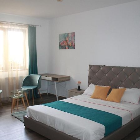 Studio Turquoise Victoria Bucharest Exterior photo