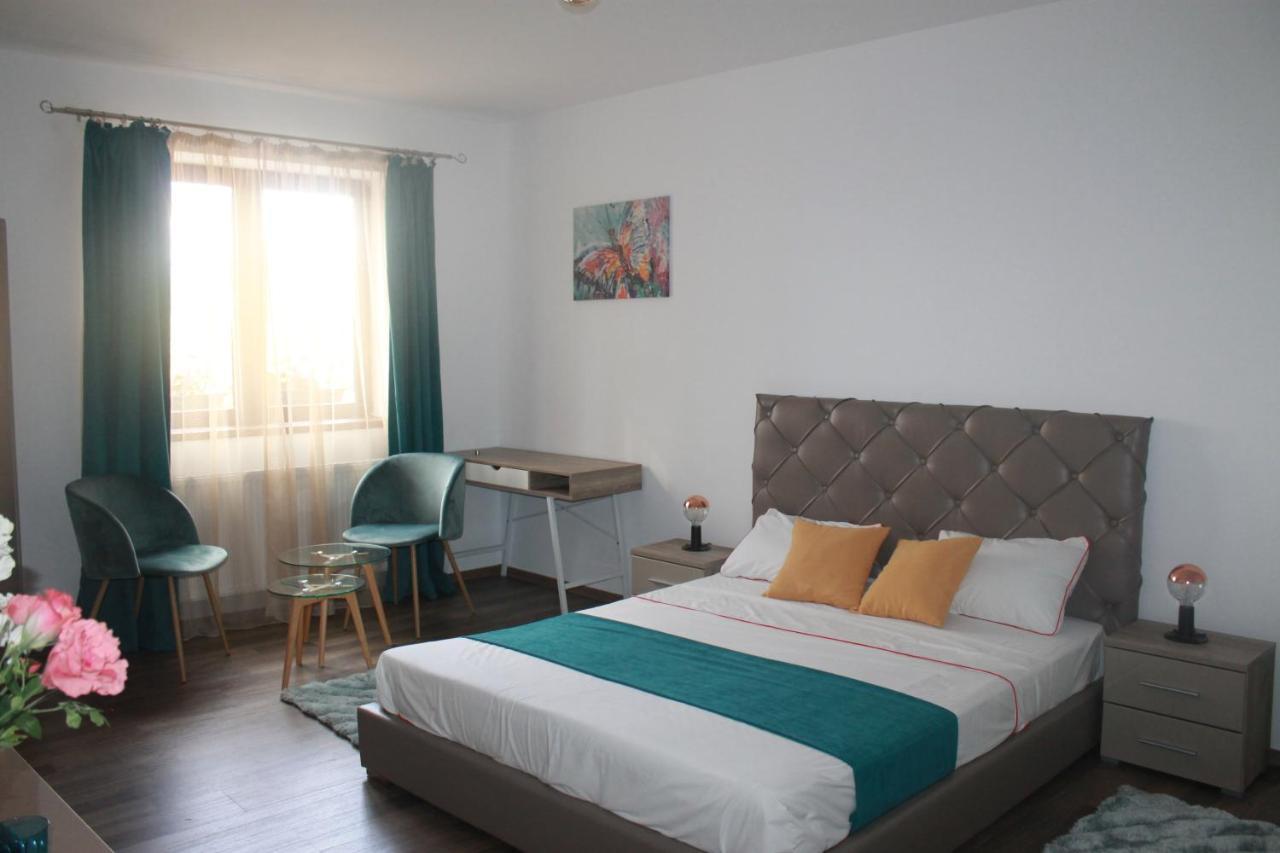 Studio Turquoise Victoria Bucharest Exterior photo